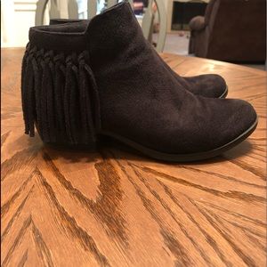 FINAL PRICE❤️Black fringe booties 6M